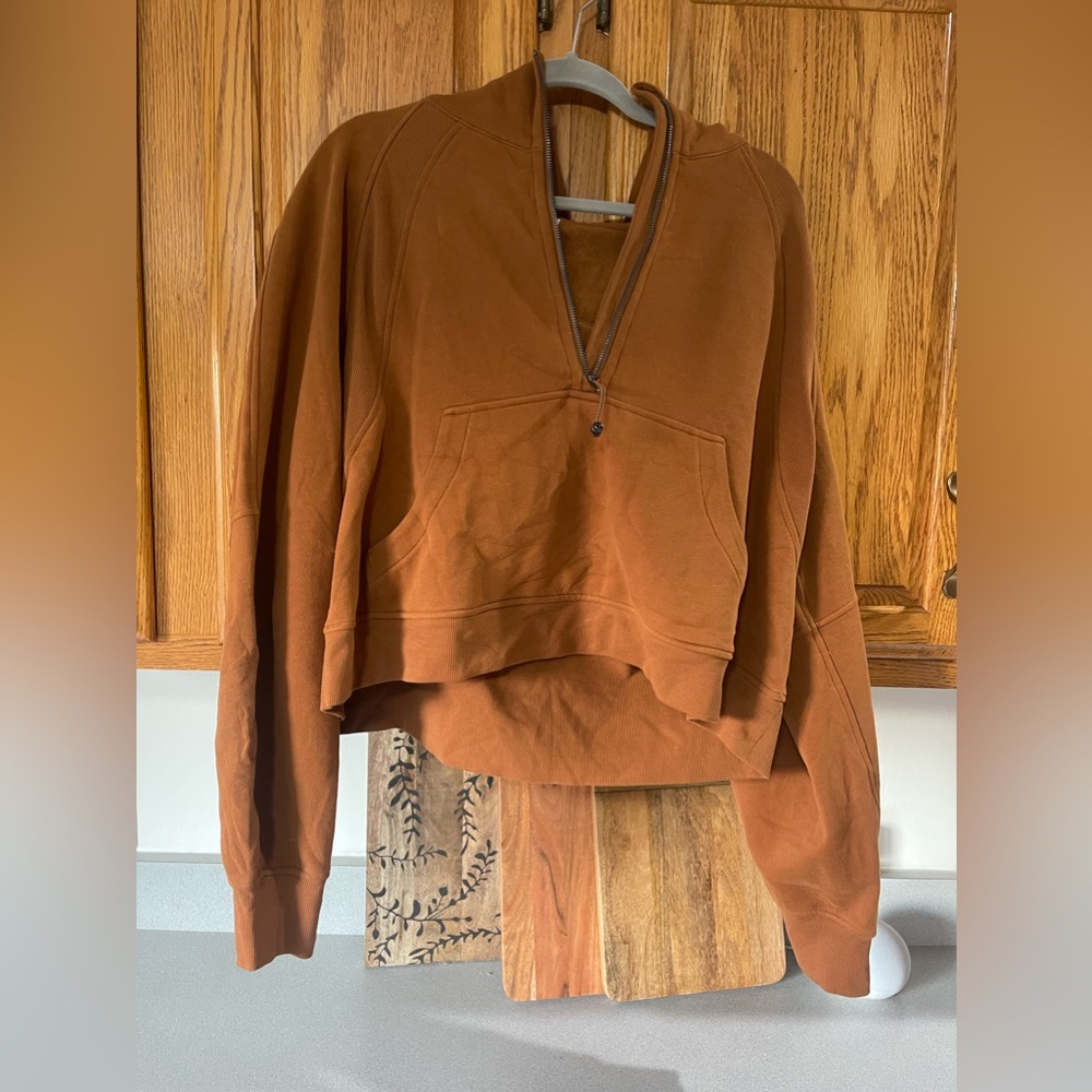 Lululemon crop scuba